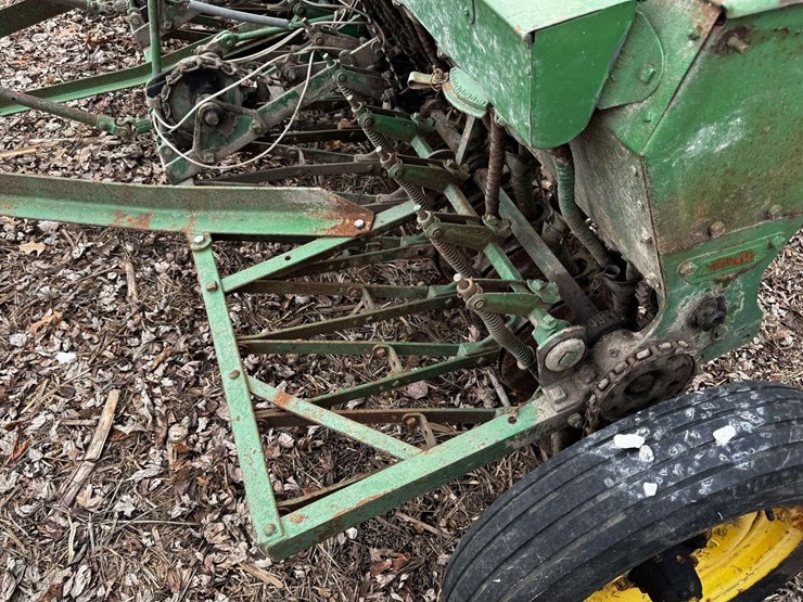 vintage-10'-grain-drill-on-rubber-image-5