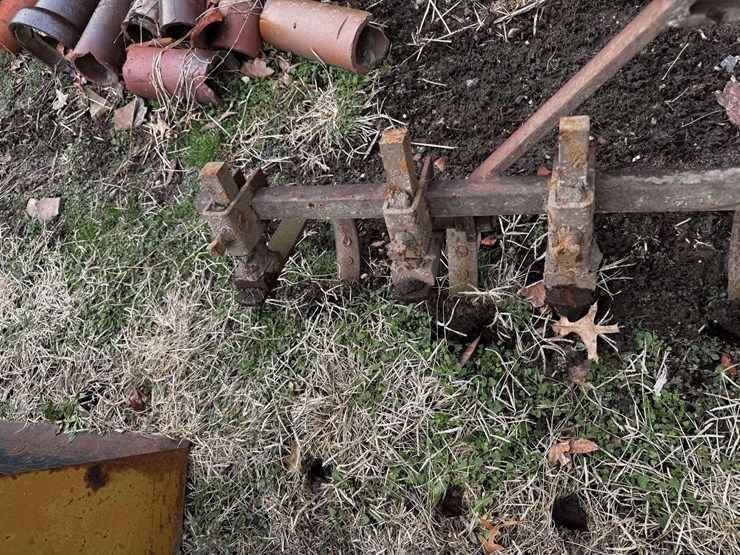 45"-6-tine-3-pt.-chisel-plow-image-6