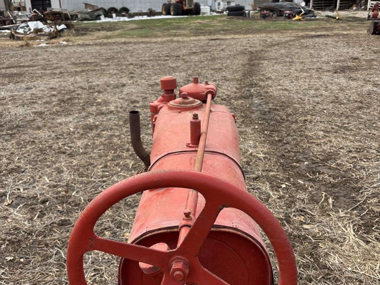 farmall-f-12-single-front-on-rubber-with-cast-steel-rim-and-rear-steel-image-24