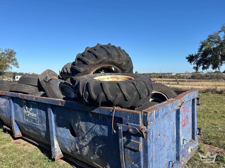 rolloff-dumpster-body-with-misc-tires-image-8