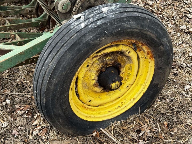 vintage-10'-grain-drill-on-rubber-image-3