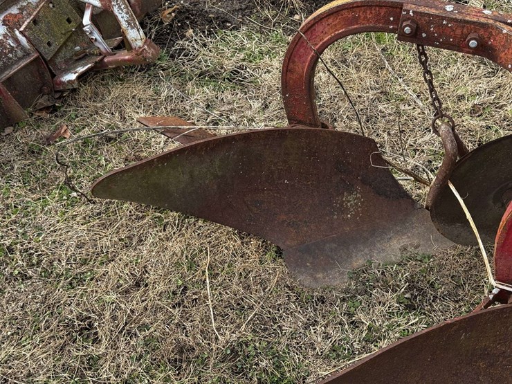 dearborn-2-bottom-3-pt.-plow-image-4