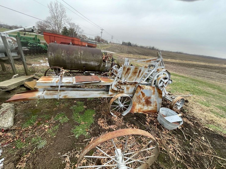 vintage-bale-press-on-steel-image-6