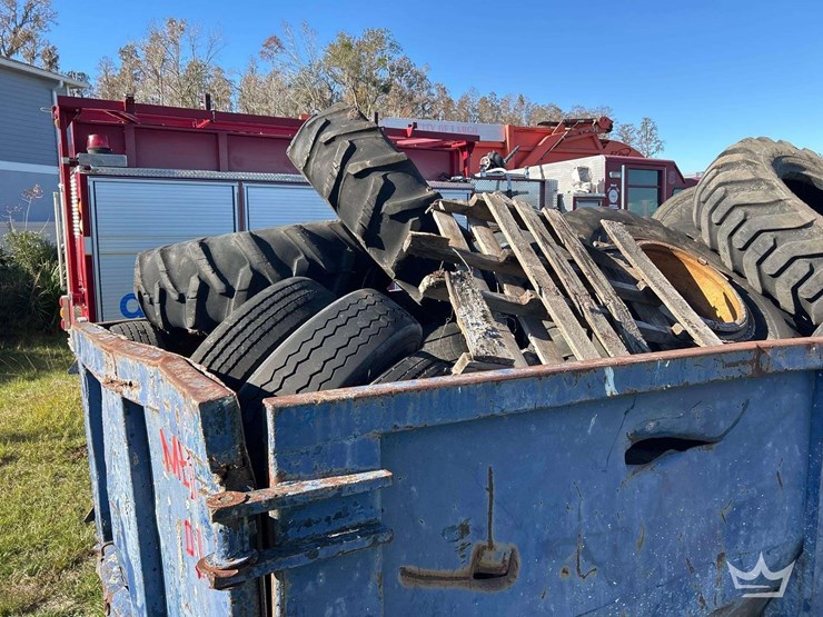 rolloff-dumpster-body-with-misc-tires-image-7