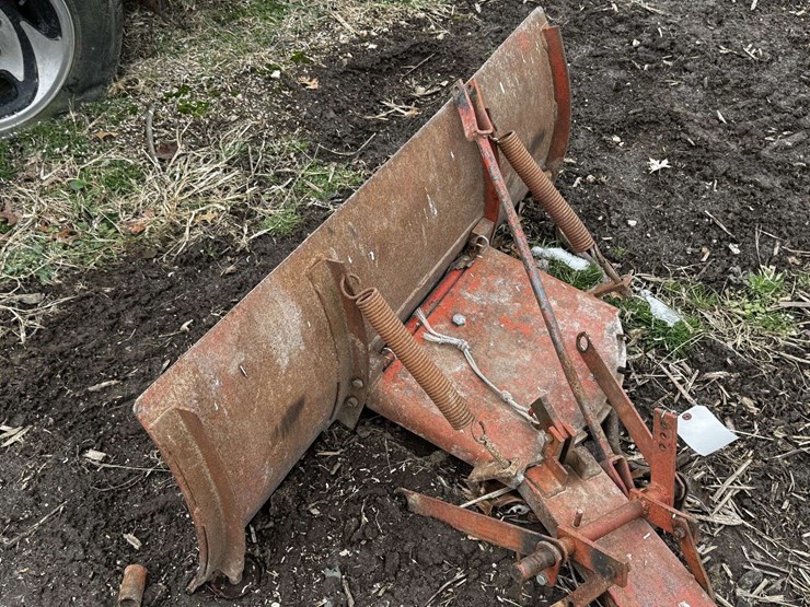4'-garden-tractor-front-blade-image-4