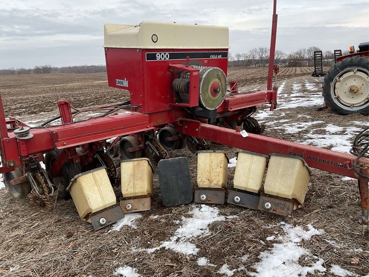 case-ih-cyclo-air-6-row-planter-image-71
