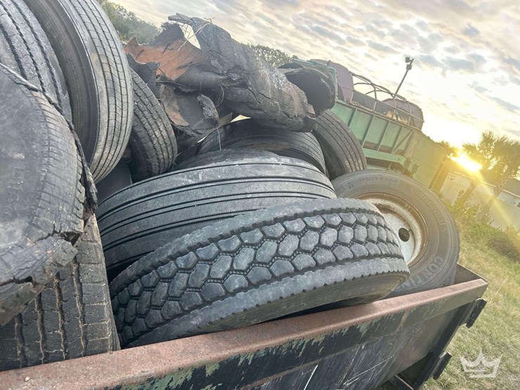 rolloff-dumpster-body-with-misc-tires-image-11