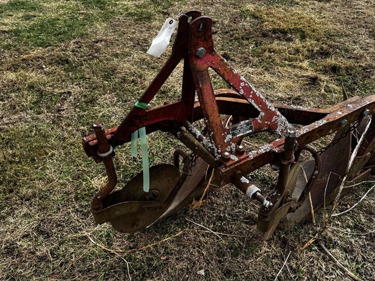 dearborn-2-bottom-3-pt.-plow-image-8