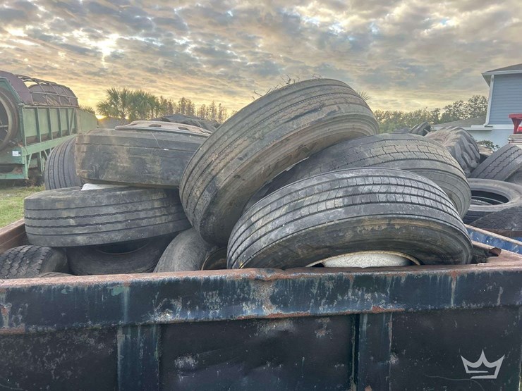 rolloff-dumpster-body-with-misc-tires-image-9