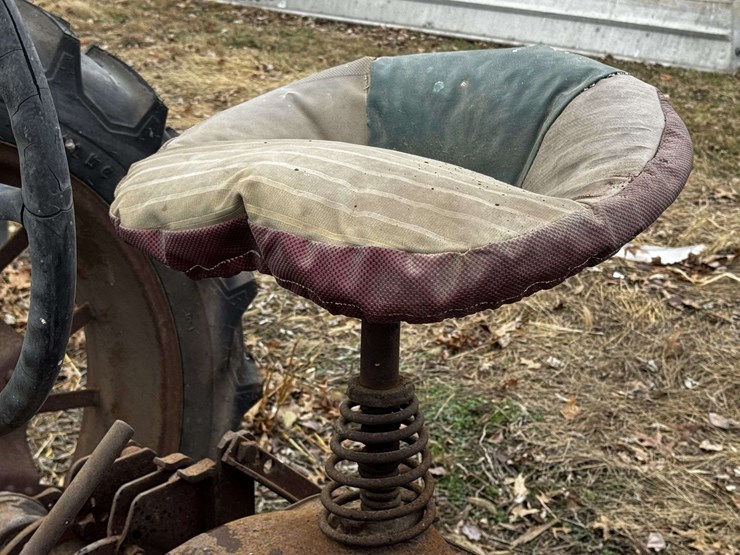 farmall-f-12-narrow-front-on-rubber-image-16