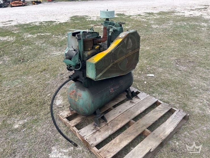 gas-powered-air-compressor-image-4