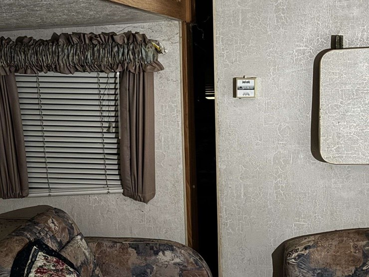 2000-coachmen-catalina-lite-hw-22'-travel-trailer-image-22