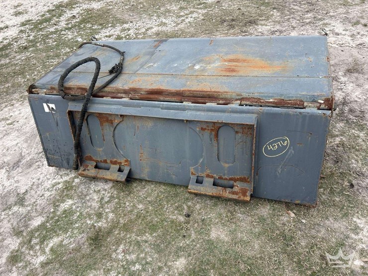 hydraulic-sweeper-skid-steer-attachment-image-7