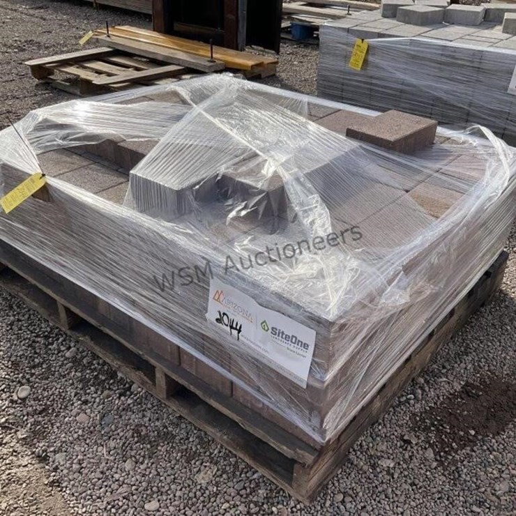 PALLET OF STONE PAVERS