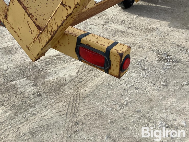 bradford-37'-in-line-bale-trailer-image-14