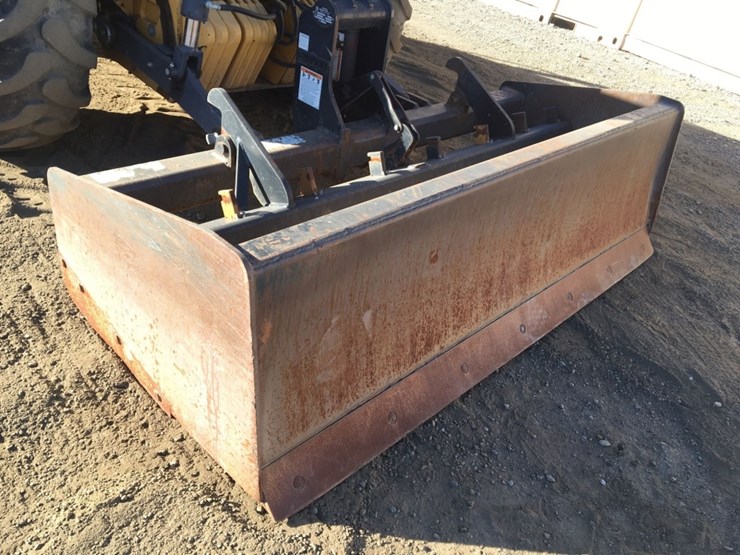 2015-deere-210l-image-13