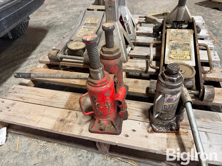 jacks-&-stands-image-20