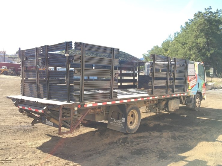 2015-isuzu-nqr-image-3