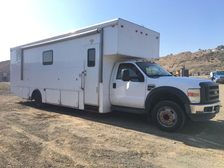 ford-f550-xl-image-2