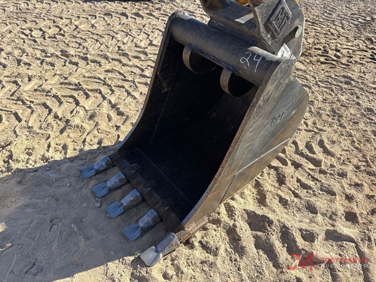 caterpillar-420-xe-image-14