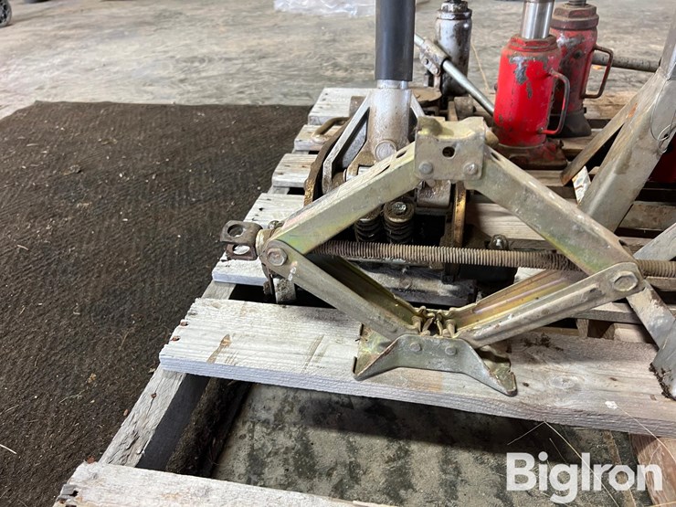 jacks-&-stands-image-15