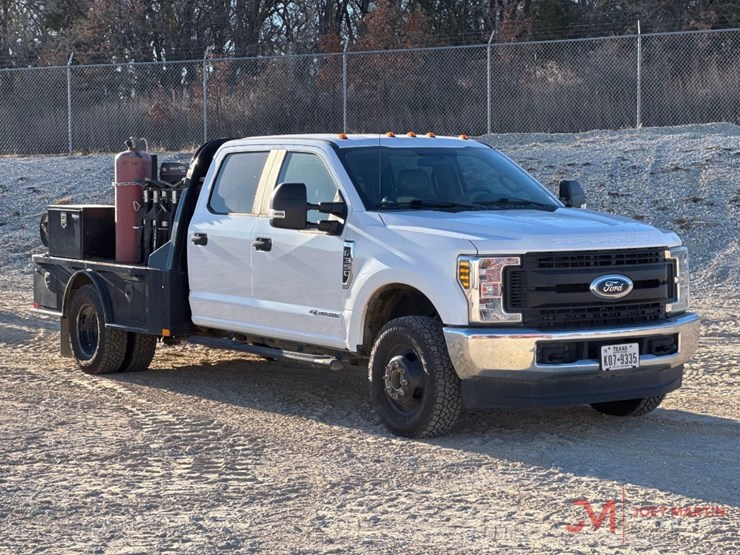 ford-f350-xl-image-1