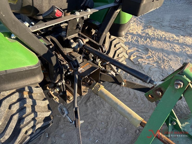 john-deere-1023e-image-9
