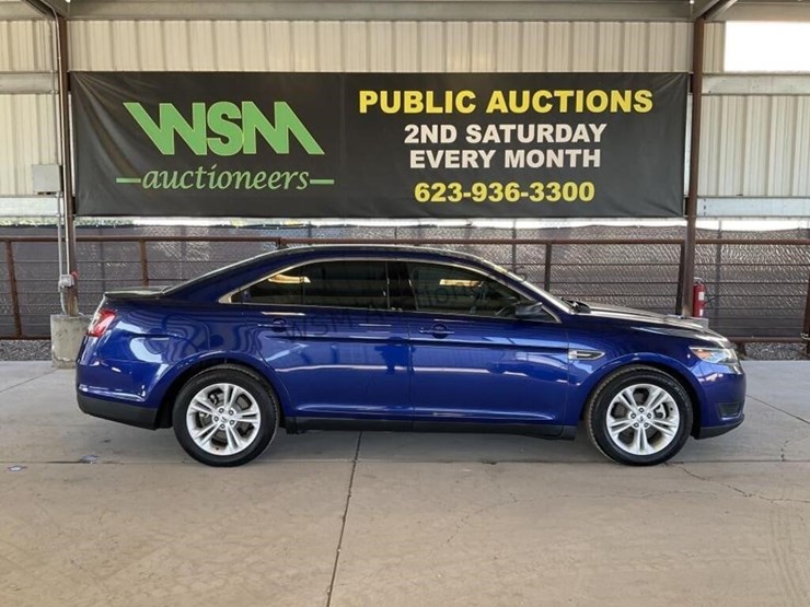 2015-ford-taurus-sdn-image-1