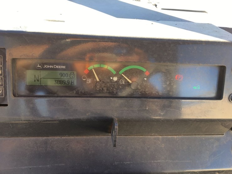 2015-deere-210l-image-6