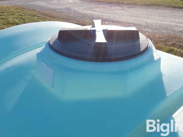 1500-gal-poly-tank-image-9