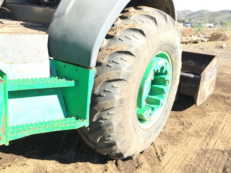 2016-deere-210lep-image-9