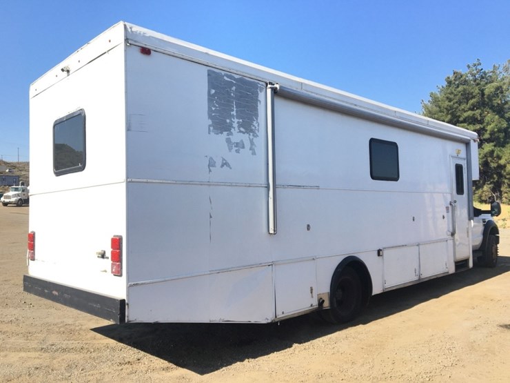 ford-f550-xl-image-3