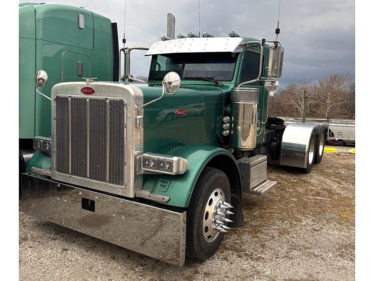 2006-peterbilt-379-image-1