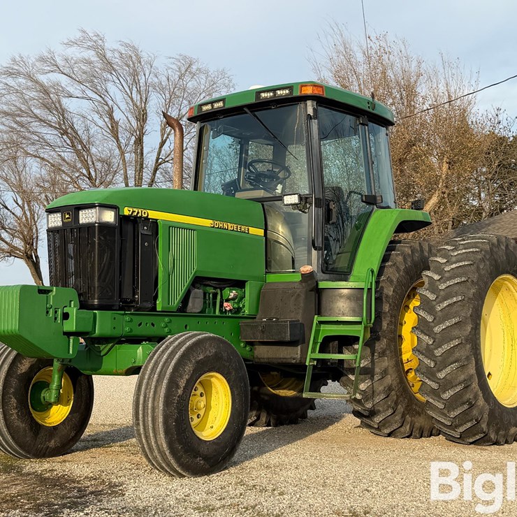 JOHN DEERE 7710