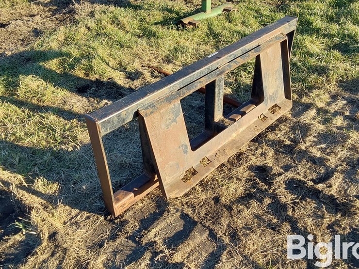 bale-spear-skid-steer-attachment-image-7