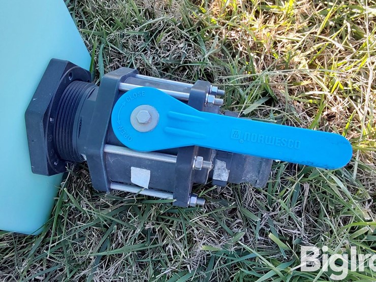 1500-gal-poly-tank-image-10