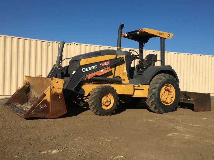 2015-deere-210l-image-1