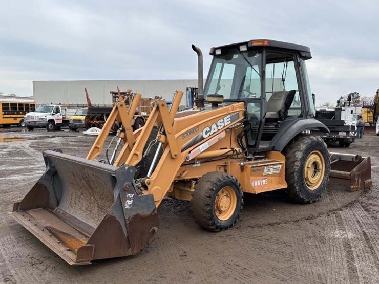 2009-case-570m-xt-image-1