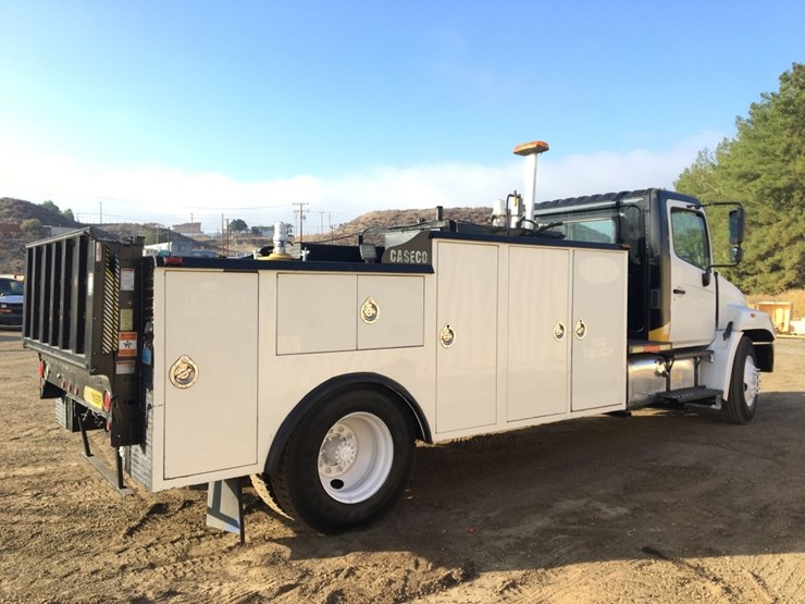 2010-hino-268-image-3