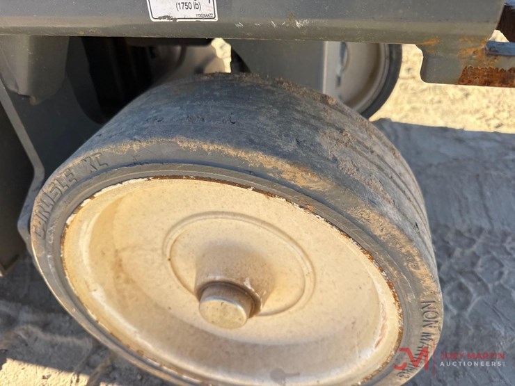 2021-skyjack-sj3226-electric-scissor-lift-image-11