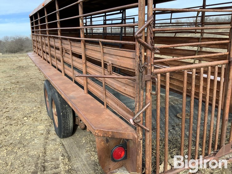 1979-neckover-t/a-24'-livestock-trailer-image-11