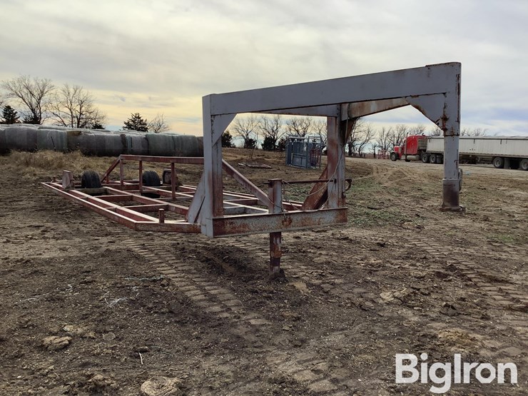 homemade-s/a-28'-bale-trailer-image-3