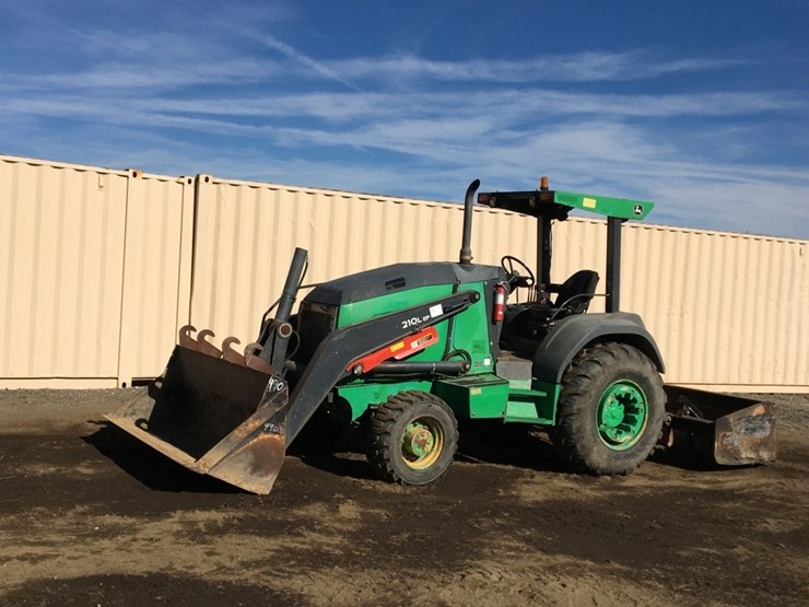 2016-deere-210lep-image-1
