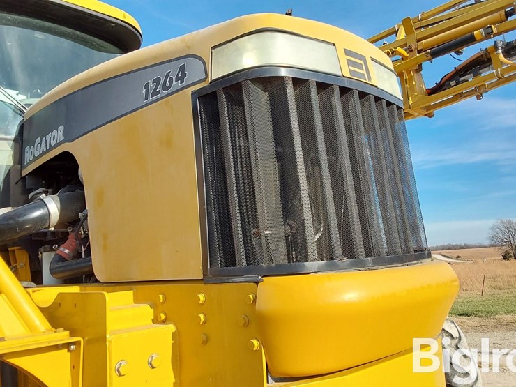 ag-chem-rogator-1264-image-13