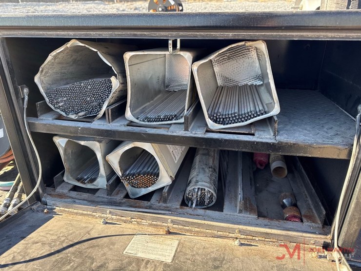 ford-f350-xl-image-25