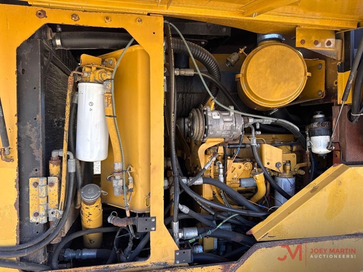 caterpillar-it28g-image-11