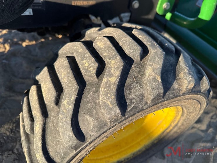 john-deere-1023e-image-11