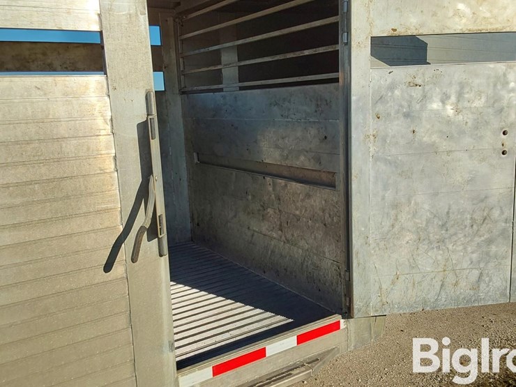 2015-hillsboro-endura-t/a-28'-aluminum-livestock-trailer-image-16