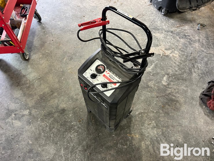 schumacher-6v/12v-battery-charger-image-1