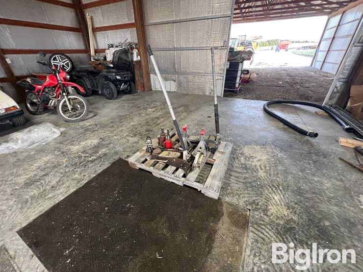 jacks-&-stands-image-1